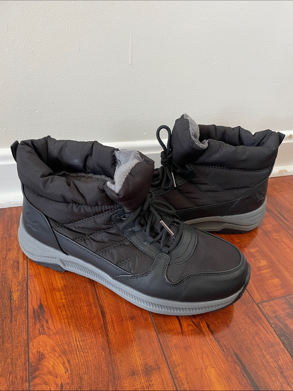 Eddie Bauer Balasana Puffer Sneakers